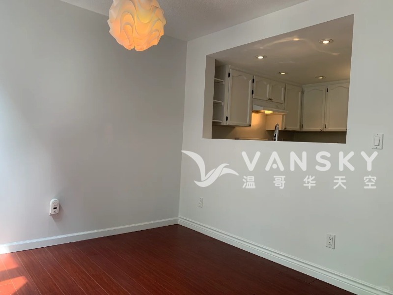 250227054704_本拿比Simon Fraser Village 三卧联排出租_6_Rick Li - 1NE地产_来自小红书网页版.jpg